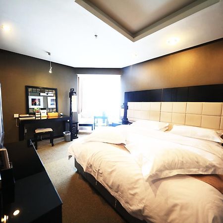 ホテル Xinjiang Yema International Clubhouse ウルムチ市 エクステリア 写真