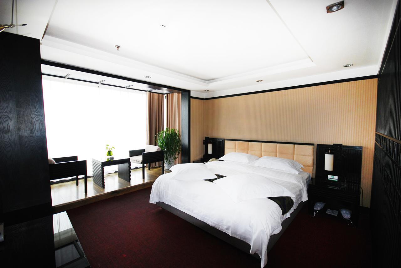 ホテル Xinjiang Yema International Clubhouse ウルムチ市 エクステリア 写真